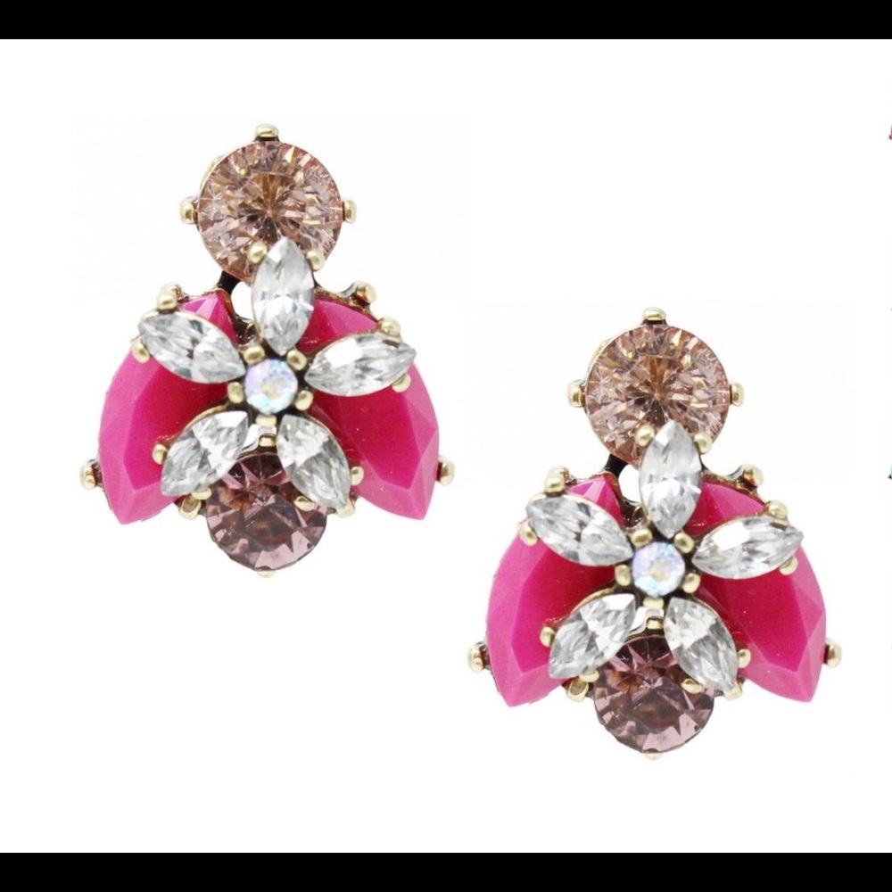 🌸Beautiful Swarovski Crystal Stone Flower Studs🌸